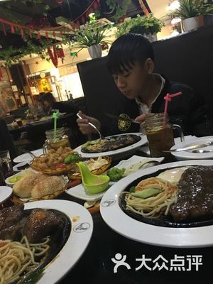 豪味來(lái)牛排(惠潤(rùn)廣場(chǎng)店) 都市生活中的經(jīng)典牛排體驗(yàn)